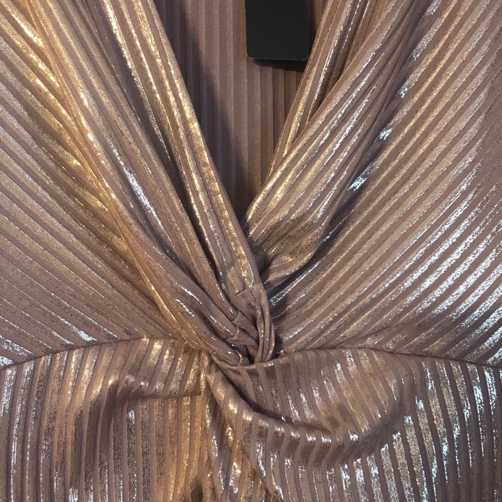 NWT Lulu’s Ribbed Bodycon Long Sleeve Dress Metallic Champagne Size L - Picture 6 of 12
